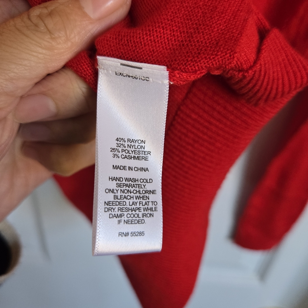 Express Red V-neck sweater in size xxs with Cashmere - Picture 2 of 4